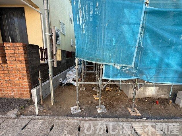 平塚市桃浜町　新築戸建の駐車場|3月14日撮影　外構工事中　駐車スペース