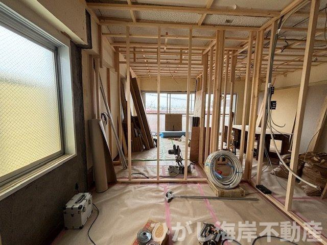 マンション茅ヶ崎の洋室|4月6日撮影　新規リフォーム中　11.5帖　LDK