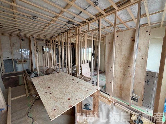 マンション茅ヶ崎の居間・リビング|4月6日撮影　新規リフォーム中　11.5帖　LDK