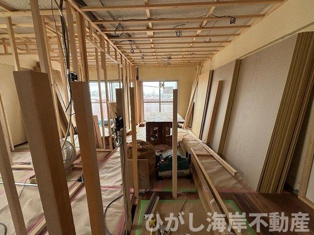 マンション茅ヶ崎の居間・リビング|4月6日撮影　新規リフォーム中　11.5帖　LDK
