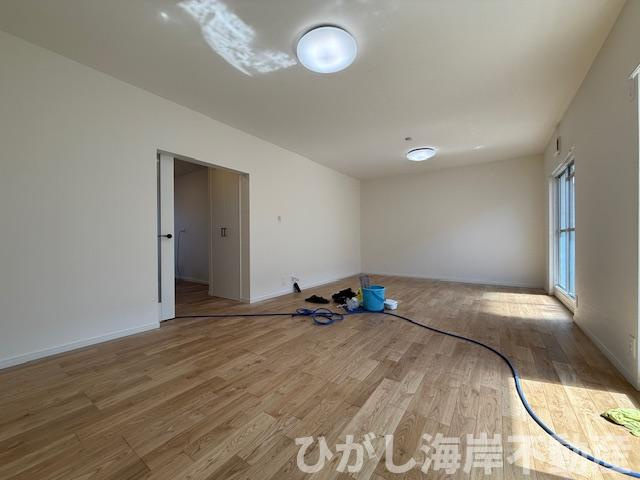 エミネンス茅ヶ崎3号棟のダイニング|3月9日撮影　新規リフォーム中　20.7帖　LDK
