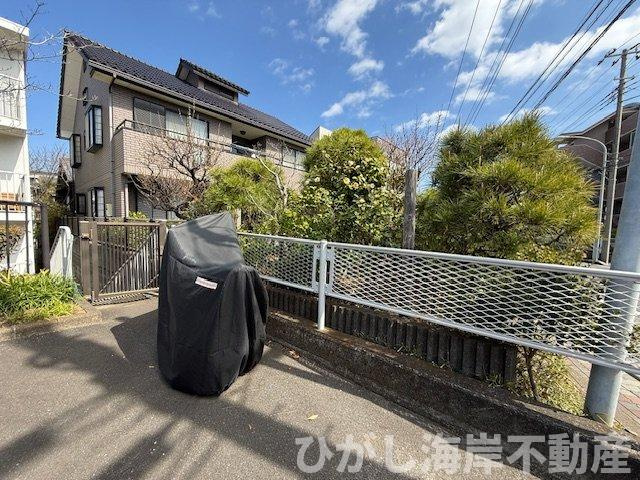 エミネンス茅ヶ崎3号棟の駐車場|敷地内バイク置場