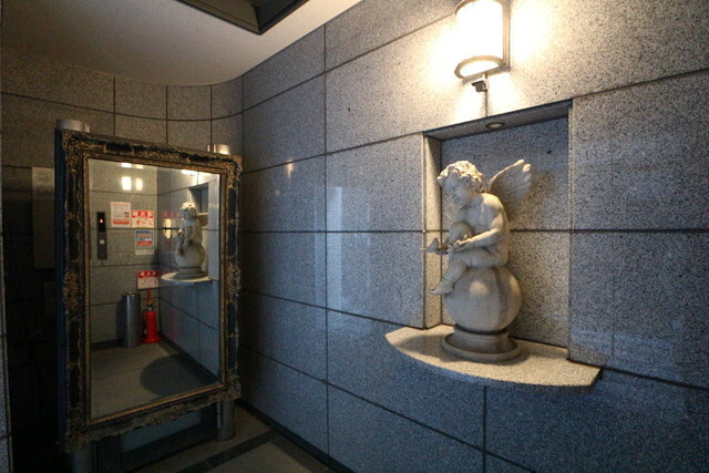 ロイヤルコートSEIのエントランス