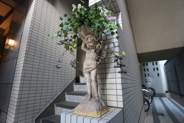 ロイヤルコートSEIのエントランス