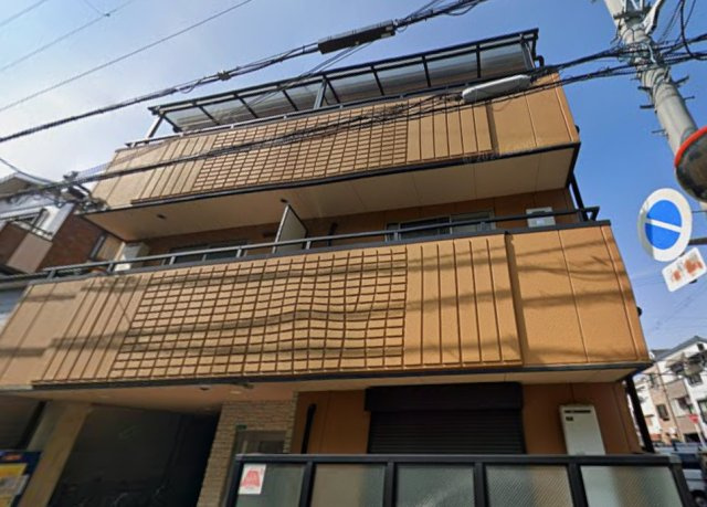 プルス塚本の外観