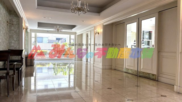 アーサー久留米グランセのエントランス