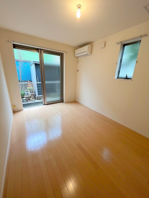 ヒッグス泉の寝室|★洋室6帖★