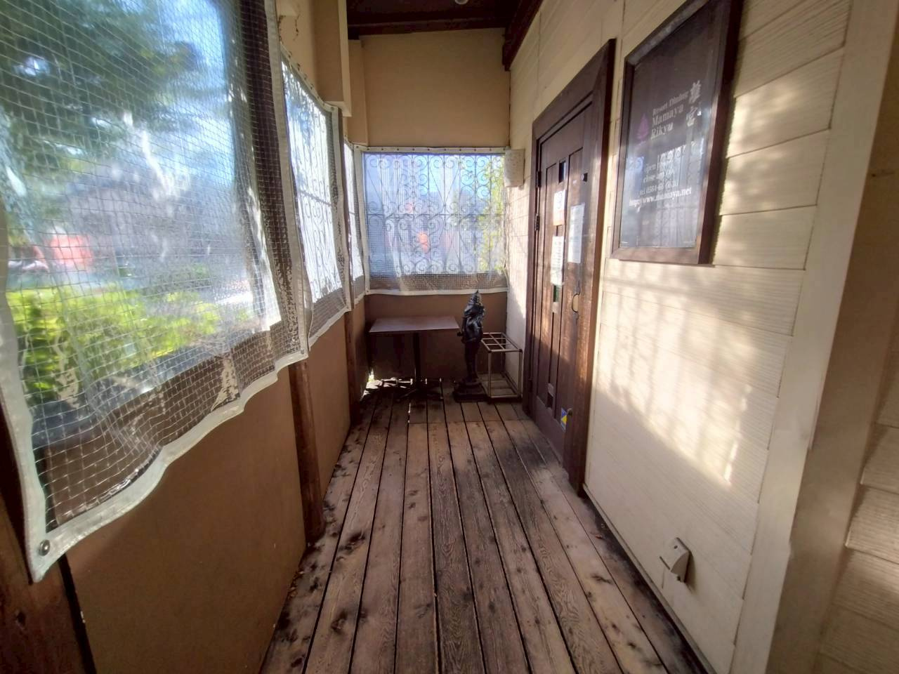 岡崎市梅園町　貸店舗の内装