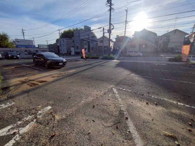 岡崎市梅園町　貸店舗の駐車場