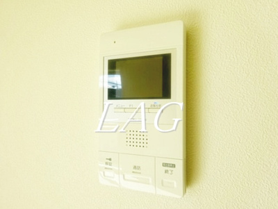 【セキュリティ】 | ヴィラローレル | モニター付インターホンです。