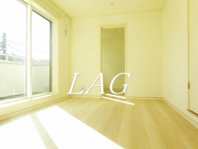 【居間・リビング】 | ヴィラローレル | 洋室のお部屋です。