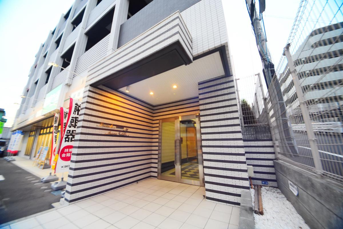 プレシュ磯子のロビー