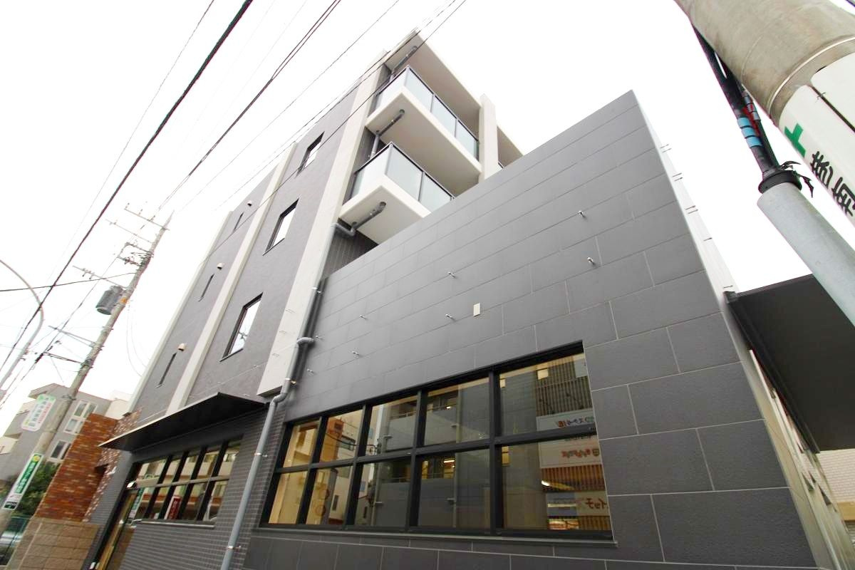 アルカサル中央通の外観