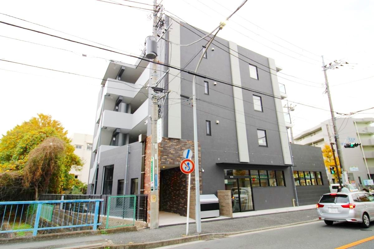 アルカサル中央通の外観