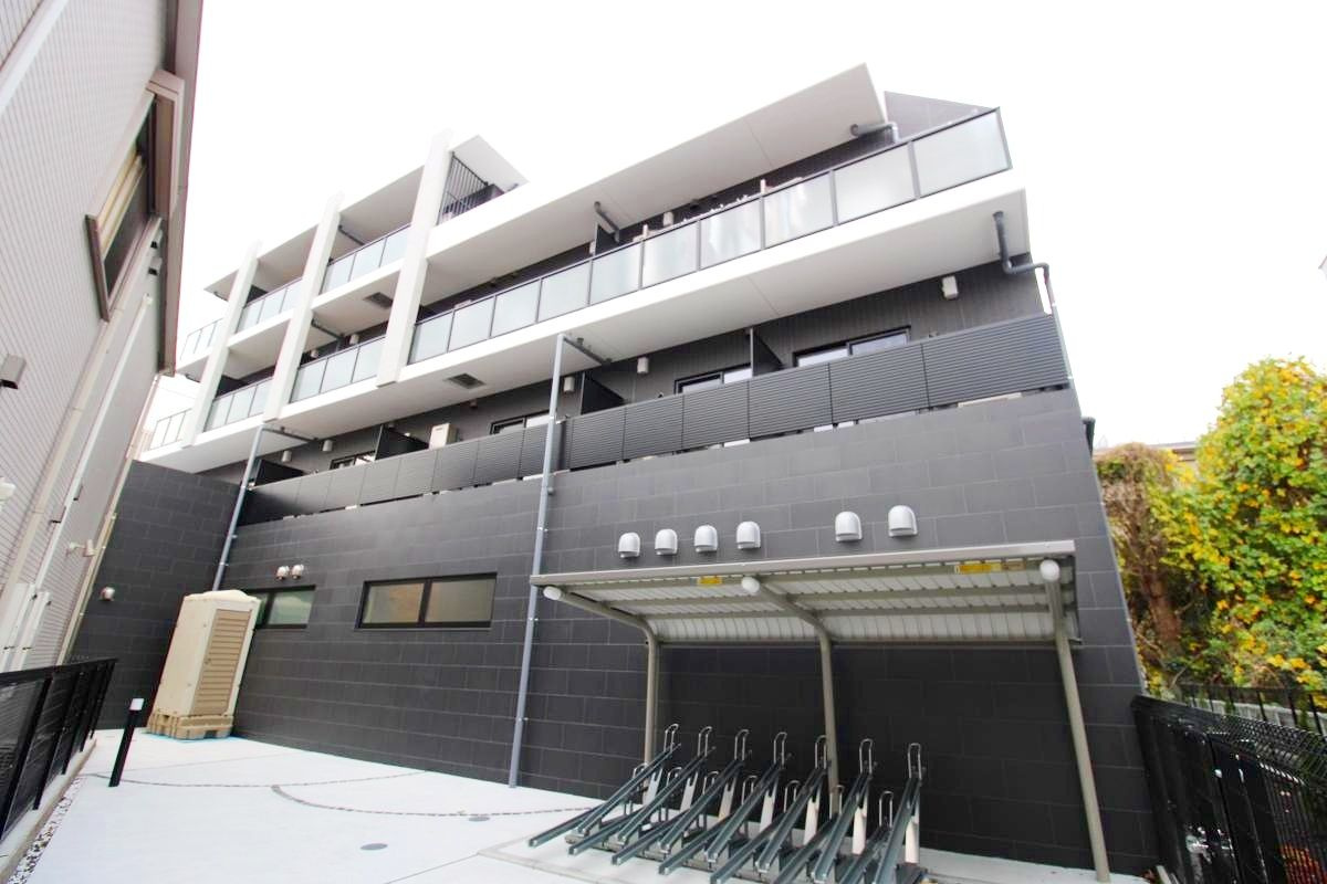 アルカサル中央通の外観