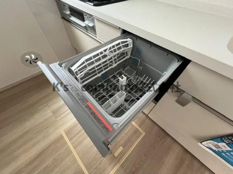 ◎茅ヶ崎市松尾　新築戸建　2号棟のキッチン|時間短縮に便利な食洗器完備♪