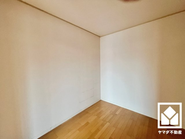 伏見日光ハイツ2号棟の洋室