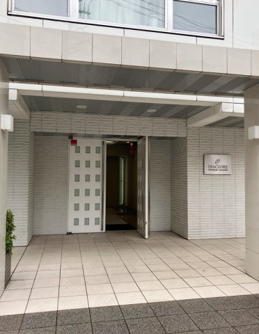 ディアクオーレ白金高輪のエントランス