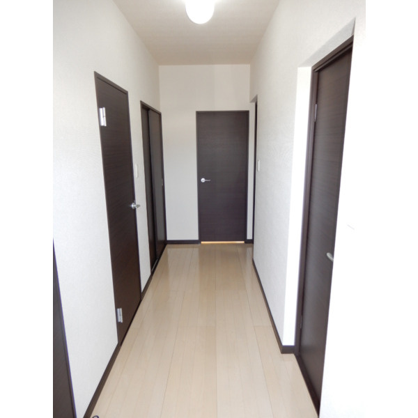 イーストプラザの玄関