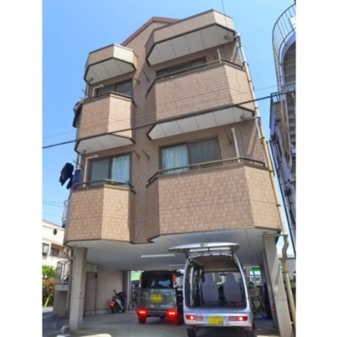 ファーストの外観
