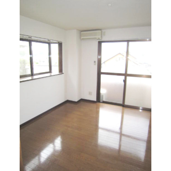 ファーストの居間・リビング