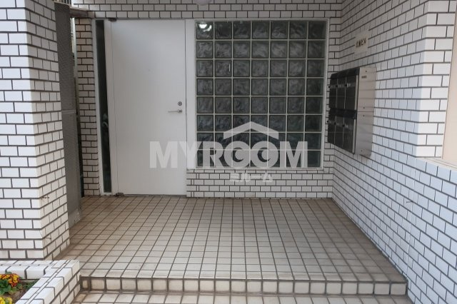 広瀬ビルのエントランス