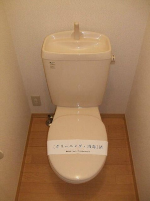 【トイレ】 | カサベルデ | 清潔感のあるトイレです　※参考写真です