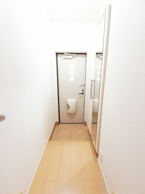 ラ・ルーチェⅠの玄関