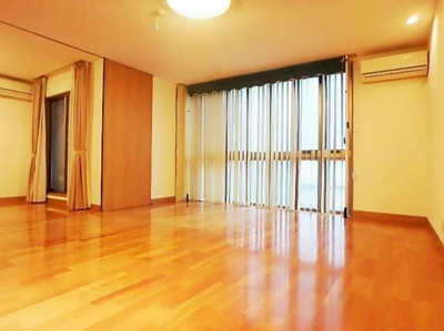 【内装】 | 緑壱番館Katumi | 明るい室内です