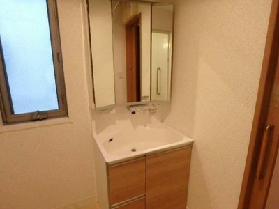 【独立洗面台】 | 緑壱番館Katumi | 独立洗面台、朝の身支度には欠かせません