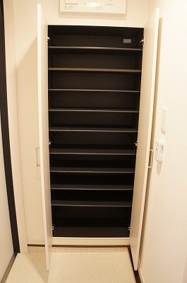 リブリ・OHNOの玄関