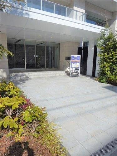 バンベール庄内通ザ・ガーデンのエントランス|エントランス