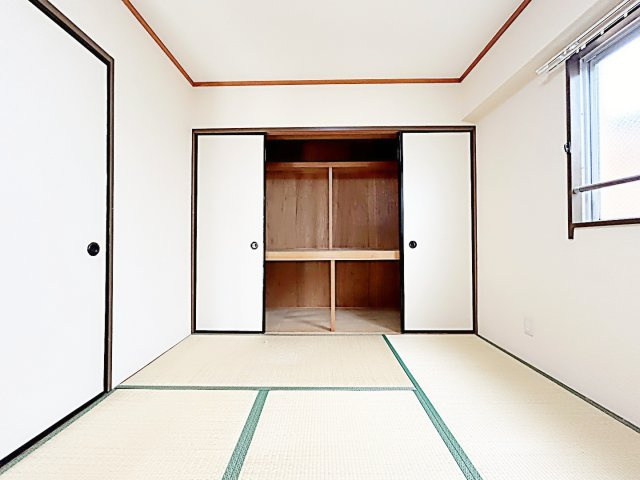 フジパークハイツ A棟・B棟の収納