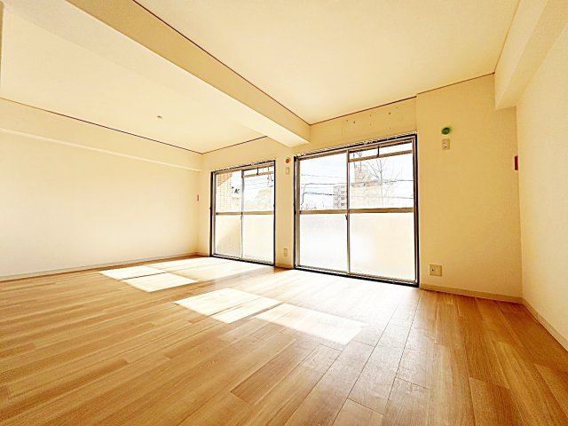 フジパークハイツ A棟・B棟の居間・リビング