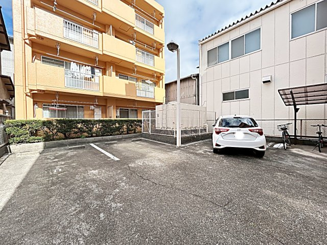 フジパークハイツ A棟・B棟の駐車場