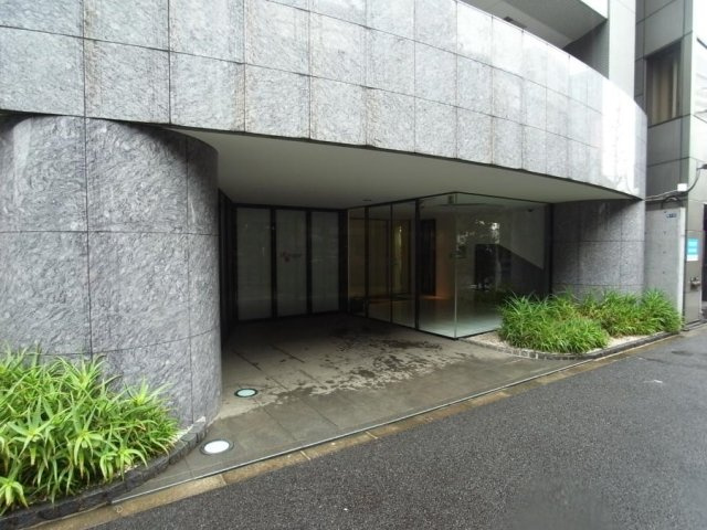 ラ ヴォーグ南青山のエントランス