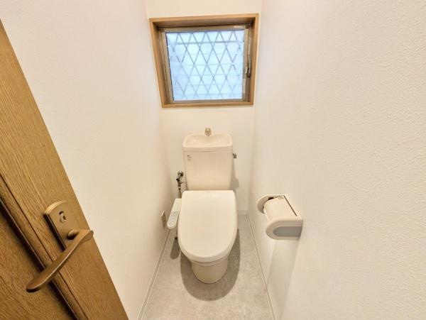 【トイレ】 | 1階2階どちらにもトイレがあるって本当に便利ですね。