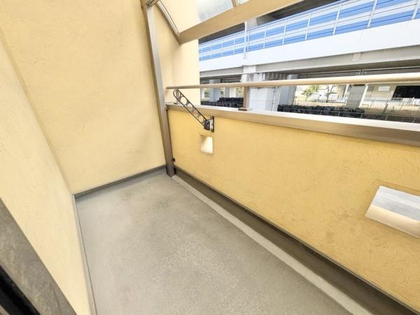 【バルコニー】 | 物干しセットを追加すれば、一度にたくさんのお洗濯物が干せるのが魅力！