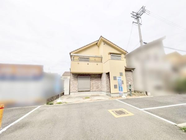 【前面道路含む現地写真】 | 全面道路：幅員約38ｍ！前面道路は交通量も少なく、安心してお住まい頂けます!