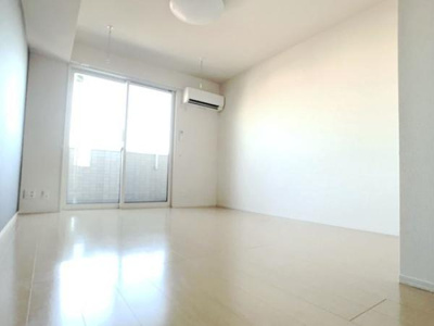 【居間・リビング】 | カーサ・セレーノ | エアコン付き