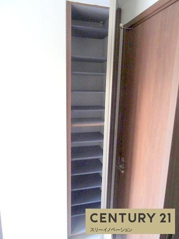 メゾン山本2の玄関|★シューズボックスもついてます！★