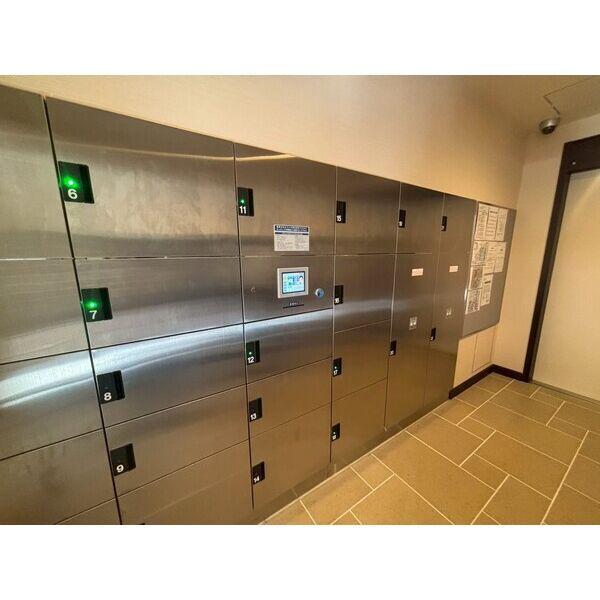 プレジオ九条のエントランス