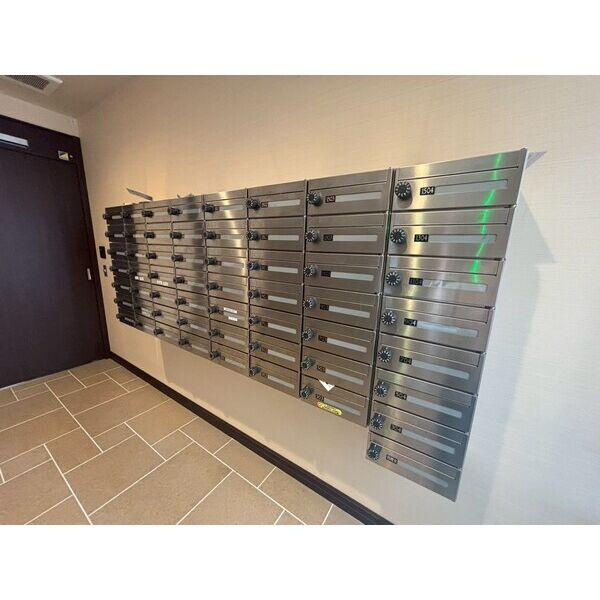 プレジオ九条のエントランス