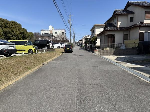 岡崎市上地３丁目・中古戸建の前面道路含む現地写真|前面道路です。