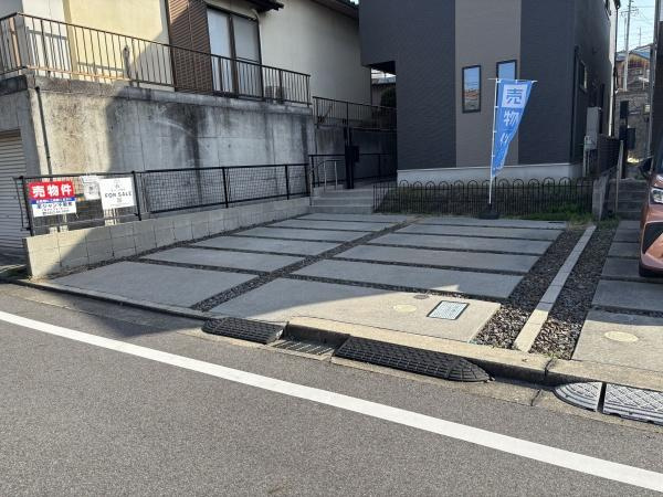 岡崎市伊賀町字５丁目の中古一戸建の駐車場|広々２台駐車できます！