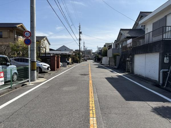 岡崎市竜美東２丁目・中古戸建の前面道路含む現地写真|前面道路です。
