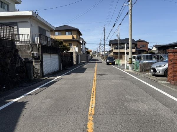岡崎市竜美東２丁目・中古戸建の前面道路含む現地写真|前面道路です。