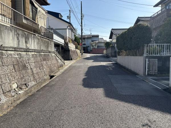 岡崎市細川町上大針・中古戸建の前面道路含む現地写真|前面道路です。