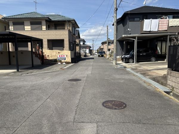 岡崎市中島西町・中古戸建の前面道路含む現地写真|前面道路です。