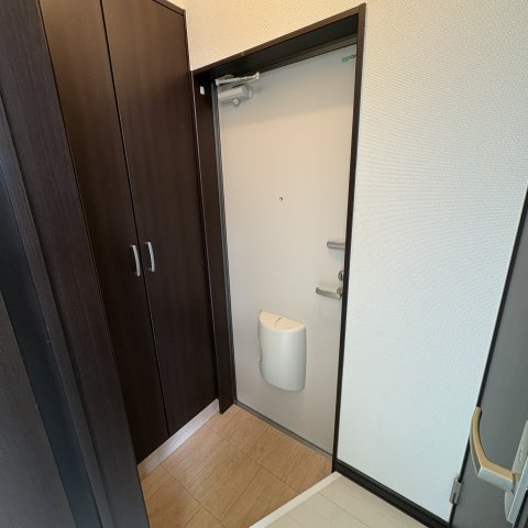 ラフィネ・コートの玄関